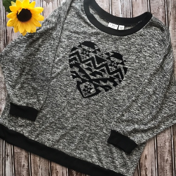 Cato Sweaters - Cato gray and white lightweight heather sweater